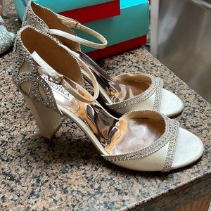 Badgley mischka heels